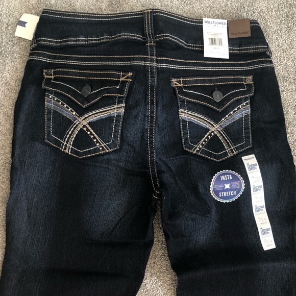 Wallflower The Luscious Curvy Fit Bootcut Jeans - Picture 5 of 13